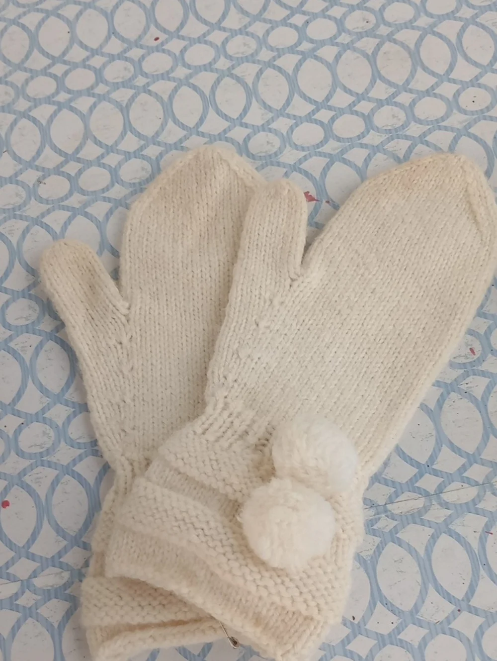 Cozy Cream Knit Pom‑Pom Mittens • Vintage Winter Accessories